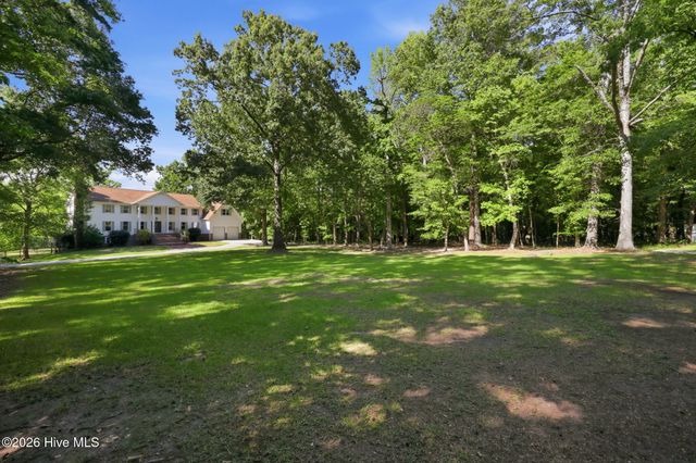 108 Farmington Road, Grimesland, NC 27837