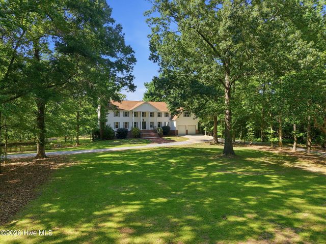 108 Farmington Road, Grimesland, NC 27837