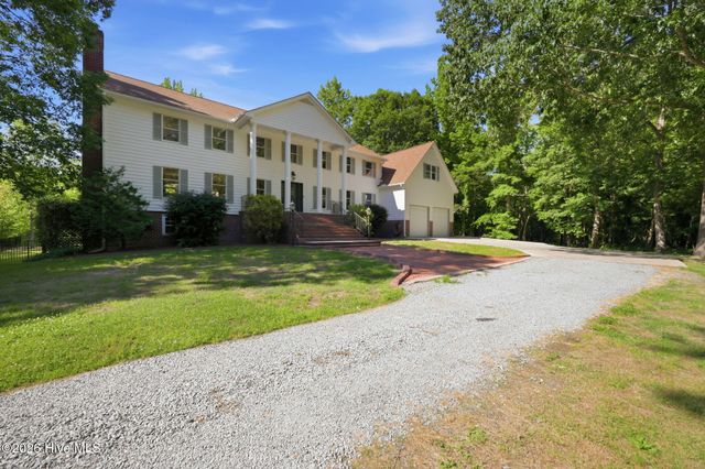 108 Farmington Road, Grimesland, NC 27837