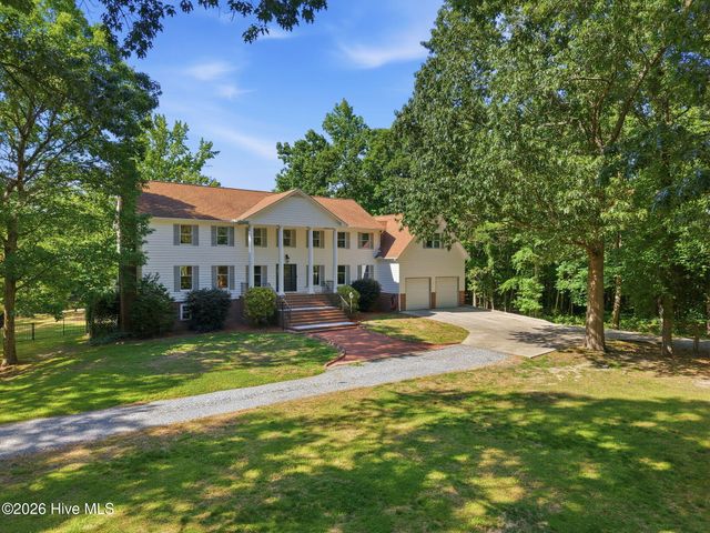 108 Farmington Road, Grimesland, NC 27837