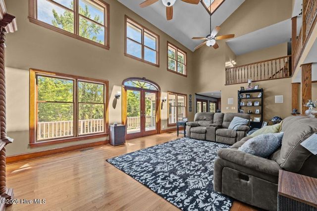 108 Farmington Road, Grimesland, NC 27837