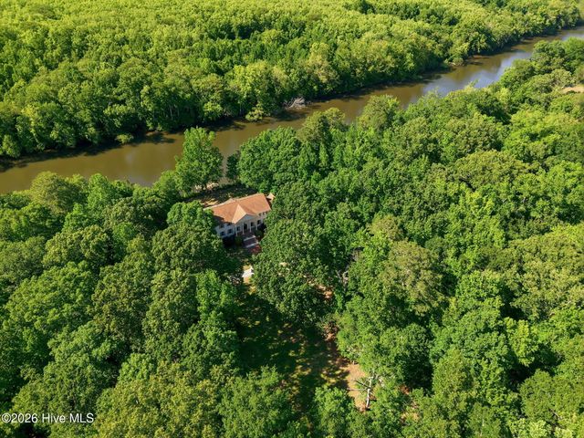 108 Farmington Road, Grimesland, NC 27837