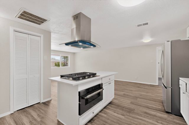 10429 San Jacinto Avenue NE, Albuquerque, NM 87112