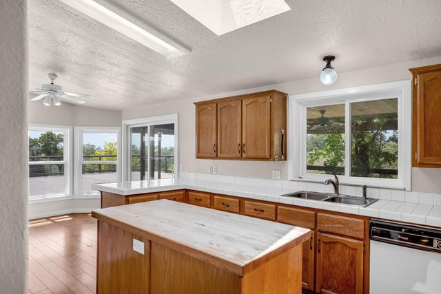 10721 Shenandoah Rd, Plymouth, CA 95669