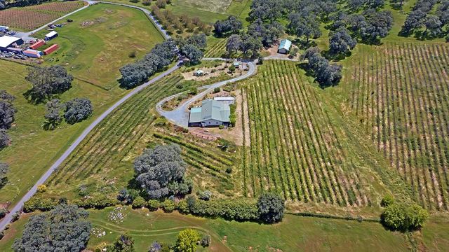 10721 Shenandoah Rd, Plymouth, CA 95669