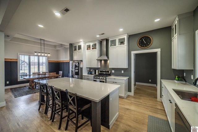 1560 Falcons Ridge Blvd, Paducah, KY 42001