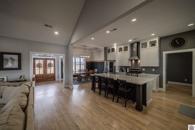 1560 Falcons Ridge Blvd, Paducah, KY 42001