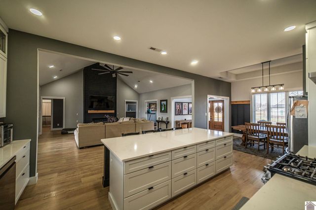 1560 Falcons Ridge Blvd, Paducah, KY 42001