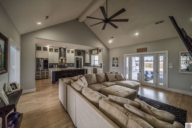 1560 Falcons Ridge Blvd, Paducah, KY 42001