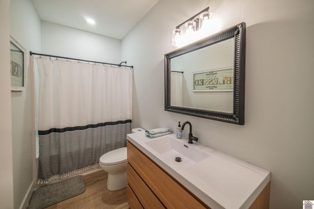 1560 Falcons Ridge Blvd, Paducah, KY 42001