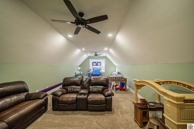 1560 Falcons Ridge Blvd, Paducah, KY 42001