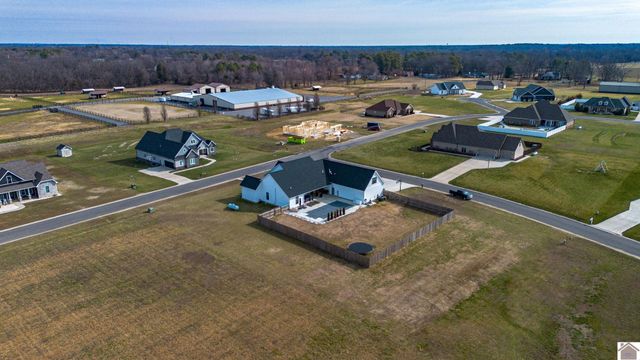 1560 Falcons Ridge Blvd, Paducah, KY 42001