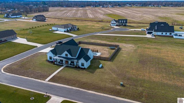 1560 Falcons Ridge Blvd, Paducah, KY 42001