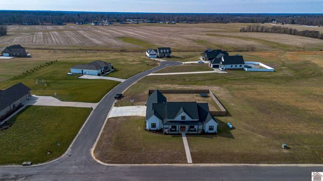 1560 Falcons Ridge Blvd, Paducah, KY 42001