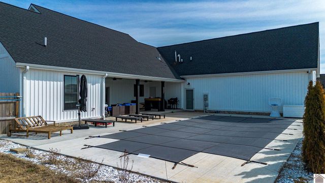 1560 Falcons Ridge Blvd, Paducah, KY 42001