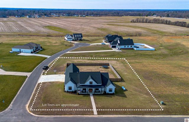 1560 Falcons Ridge Blvd, Paducah, KY 42001