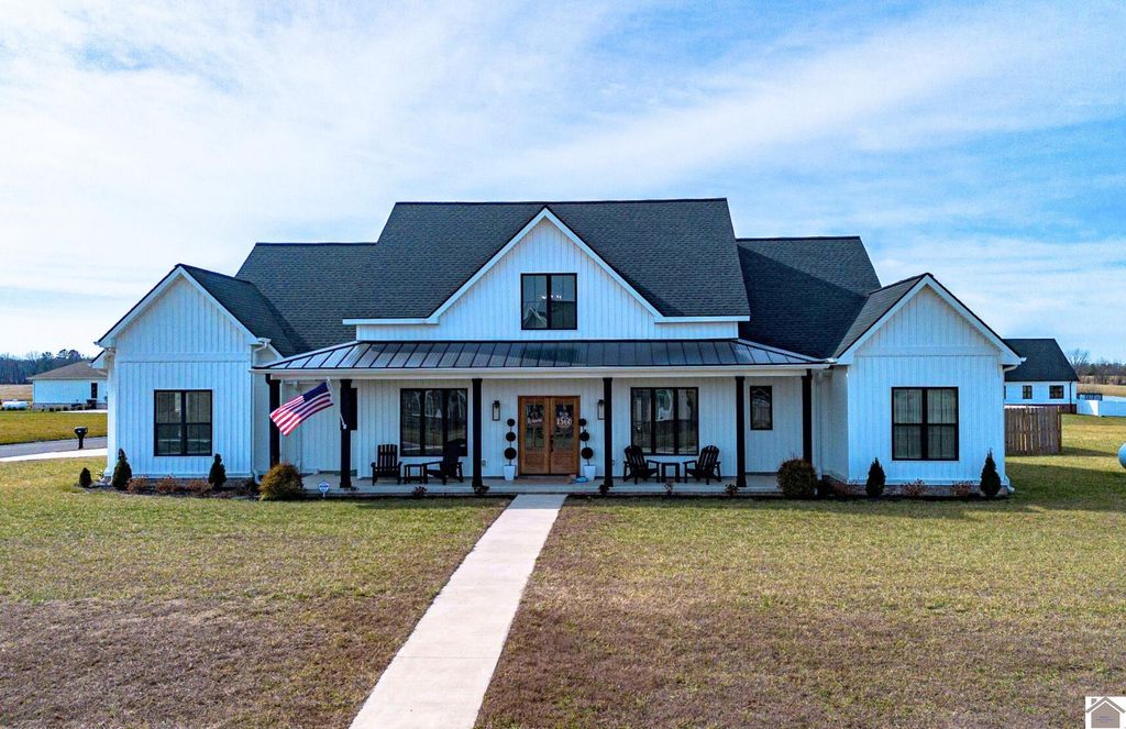 1560 Falcons Ridge Blvd, Paducah, KY 42001