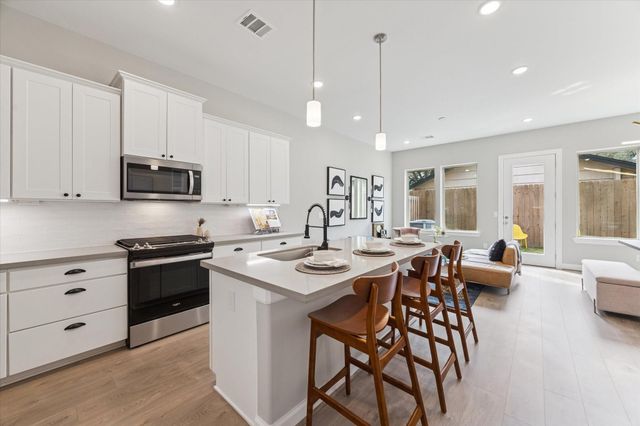 5214 Amber Sunrise Drive, Houston, TX 77018