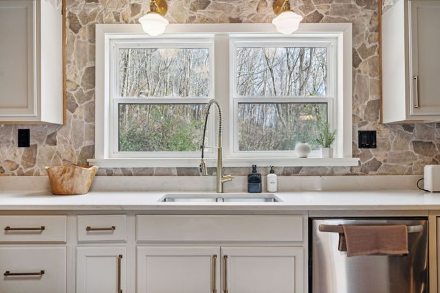 3862 Johnson Hollow Rd, Thompsons Station, TN 37179