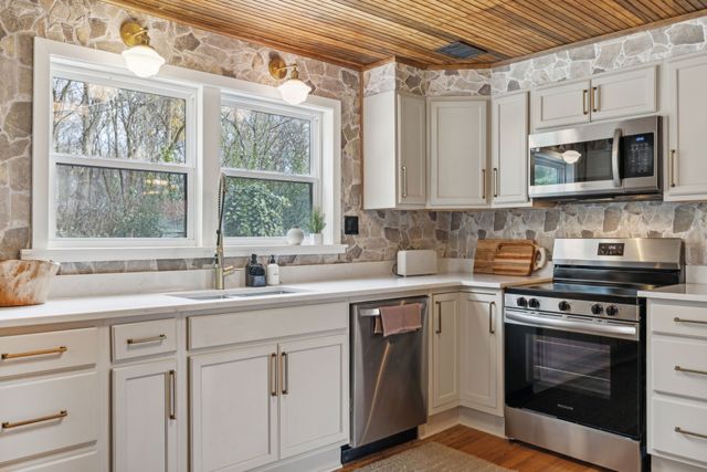 3862 Johnson Hollow Rd, Thompsons Station, TN 37179