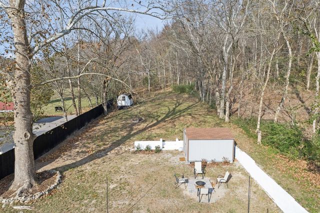 3862 Johnson Hollow Rd, Thompsons Station, TN 37179