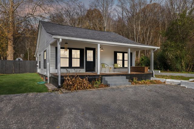 3862 Johnson Hollow Rd, Thompsons Station, TN 37179