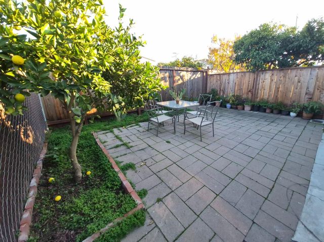 512 Hurlingame Avenue, Redwood City, CA 94063