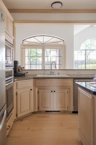 1009 Glenridge Drive, Edmond, OK 73013