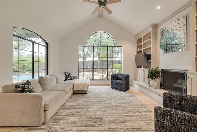 1009 Glenridge Drive, Edmond, OK 73013