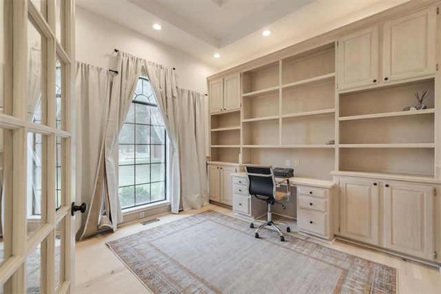 1009 Glenridge Drive, Edmond, OK 73013