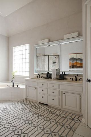 1009 Glenridge Drive, Edmond, OK 73013