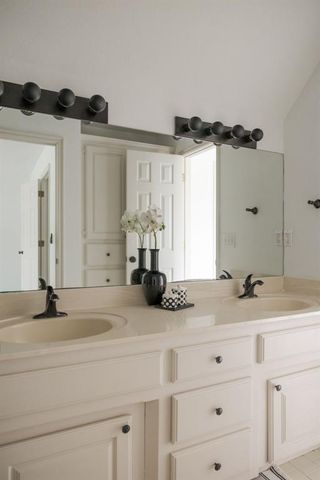 1009 Glenridge Drive, Edmond, OK 73013