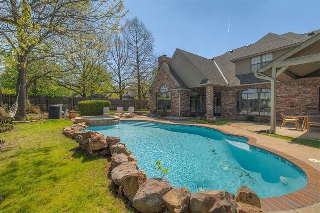 1009 Glenridge Drive, Edmond, OK 73013