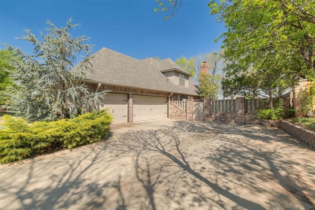 1009 Glenridge Drive, Edmond, OK 73013