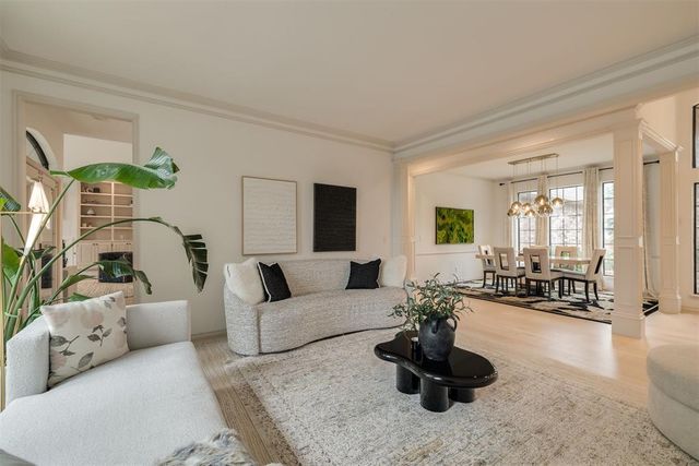 1009 Glenridge Drive, Edmond, OK 73013