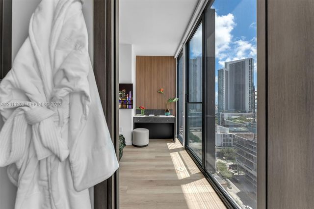 20 NE 11 ST 3410, Miami, FL 33132