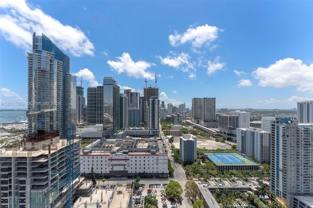 20 NE 11 ST 3410, Miami, FL 33132