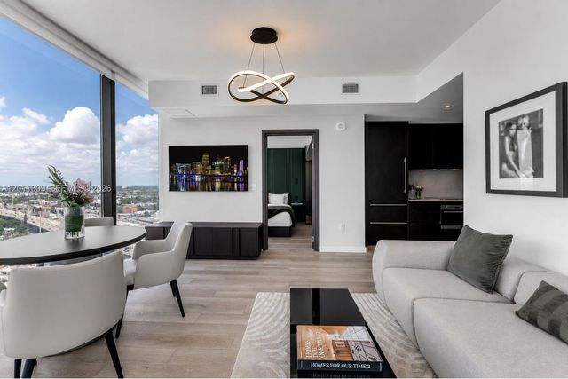 20 NE 11 ST 3410, Miami, FL 33132