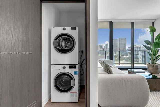 20 NE 11 ST 3410, Miami, FL 33132