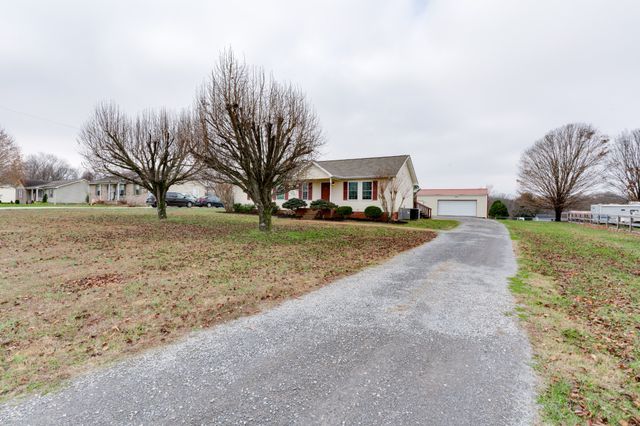 679 Airport Rd, Portland, TN 37148