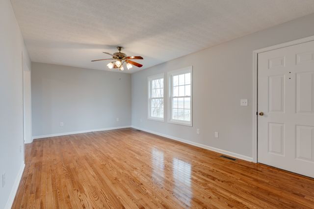 679 Airport Rd, Portland, TN 37148