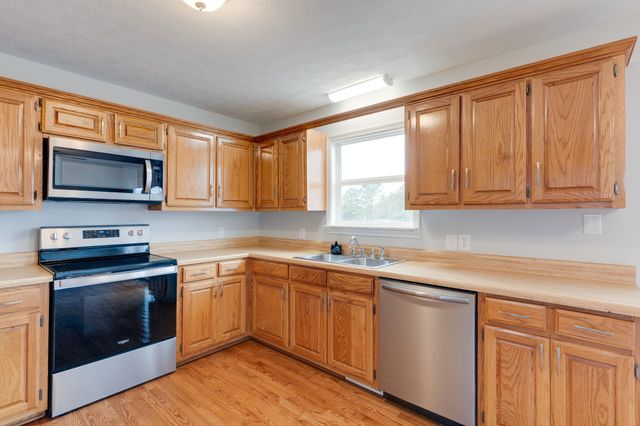 679 Airport Rd, Portland, TN 37148