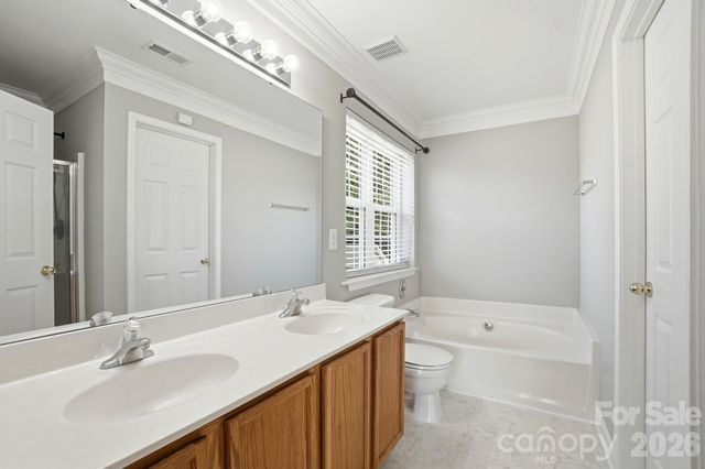 1135 Stonehenge Lane, Charlotte, NC 28216