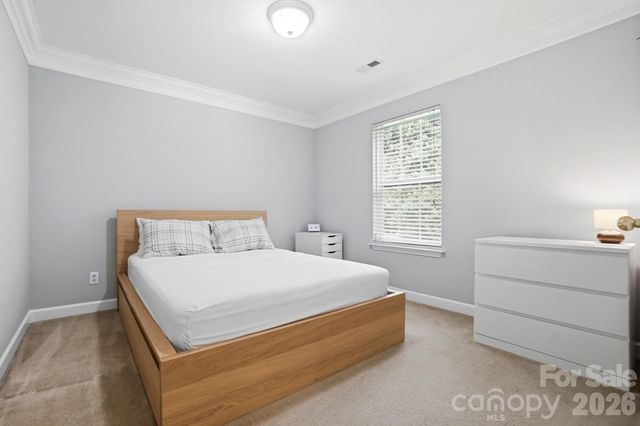 1135 Stonehenge Lane, Charlotte, NC 28216