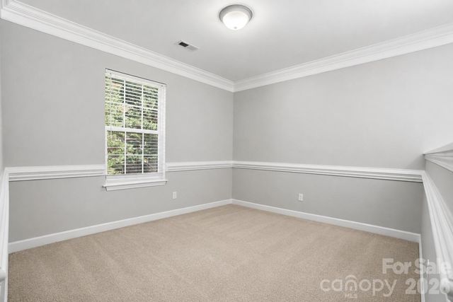 1135 Stonehenge Lane, Charlotte, NC 28216
