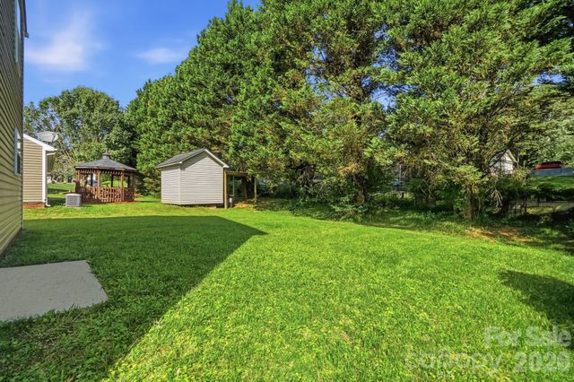 1135 Stonehenge Lane, Charlotte, NC 28216