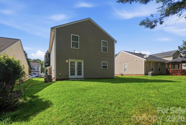 1135 Stonehenge Lane, Charlotte, NC 28216