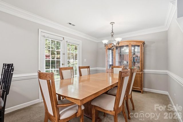 1135 Stonehenge Lane, Charlotte, NC 28216