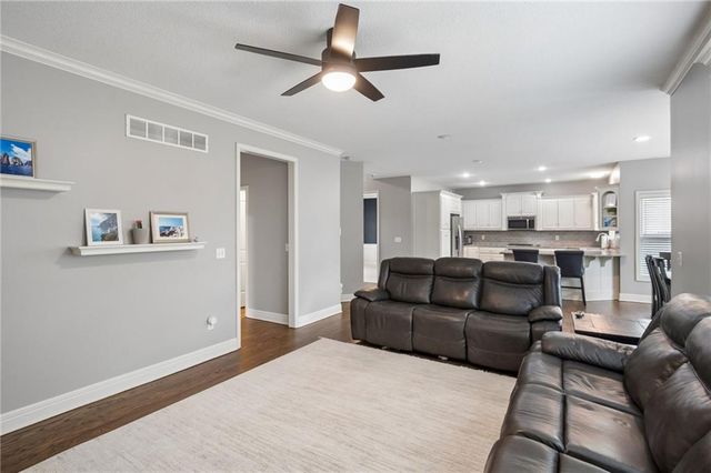 6923 N Colorado Avenue, Kansas City, MO 64119