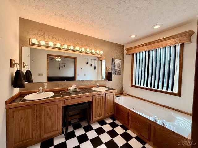 6821 Cincinnati Dayton Road, Liberty Twp, OH 45044